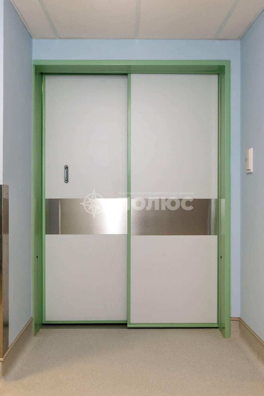 Двустворчатая дверь для чистого помещения с HPL-панелями